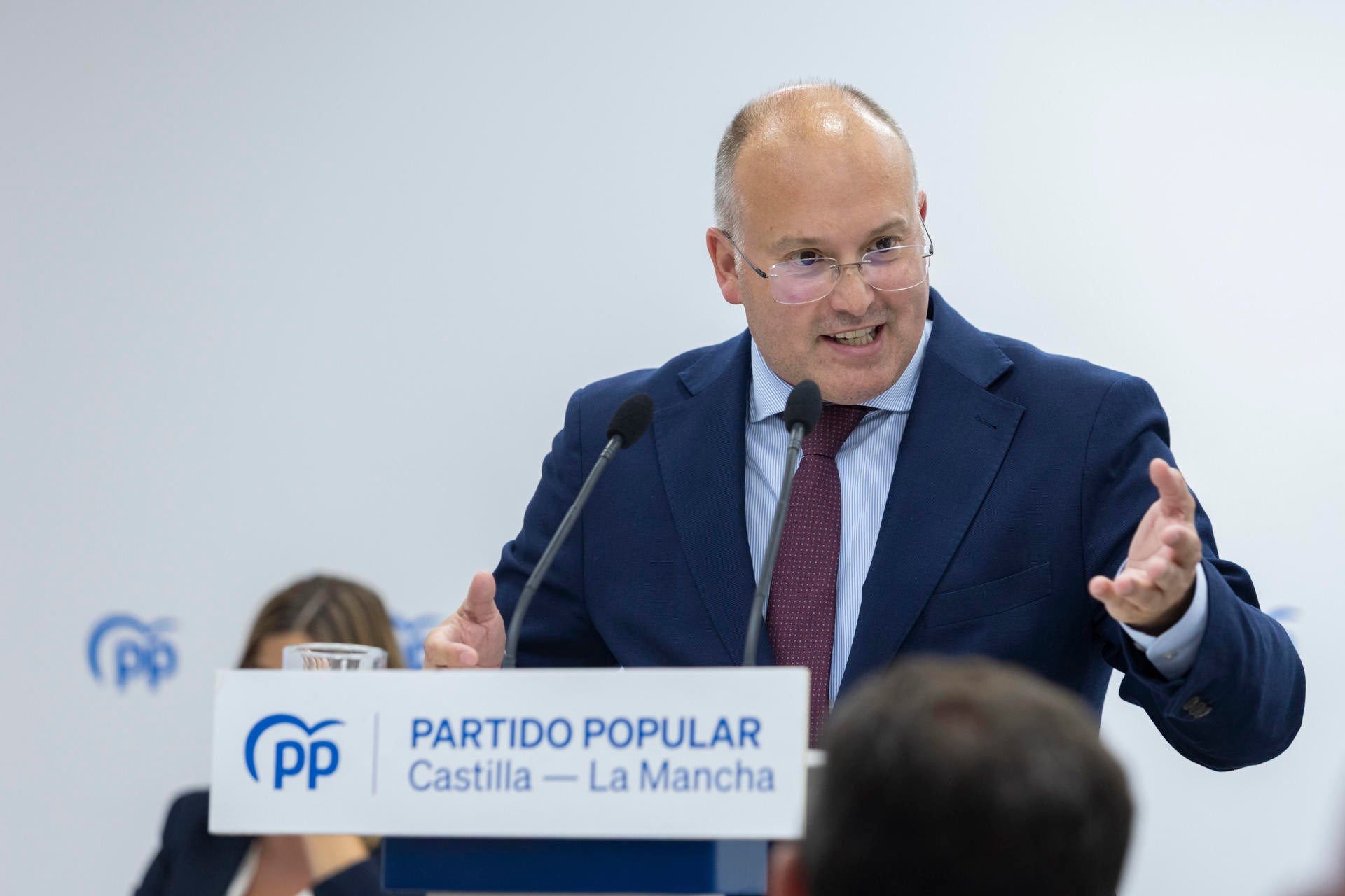 Tellado carga contra Pedro Sánchez tras la incomparecencia de Begoña Gómez ante el juez Peinado: "Está sentenciado políticamente" Tellado carga contra Pedro Sánchez tras la incomparecencia de Begoña Gómez ante el juez Peinado: "Está sentenciado políticamente"