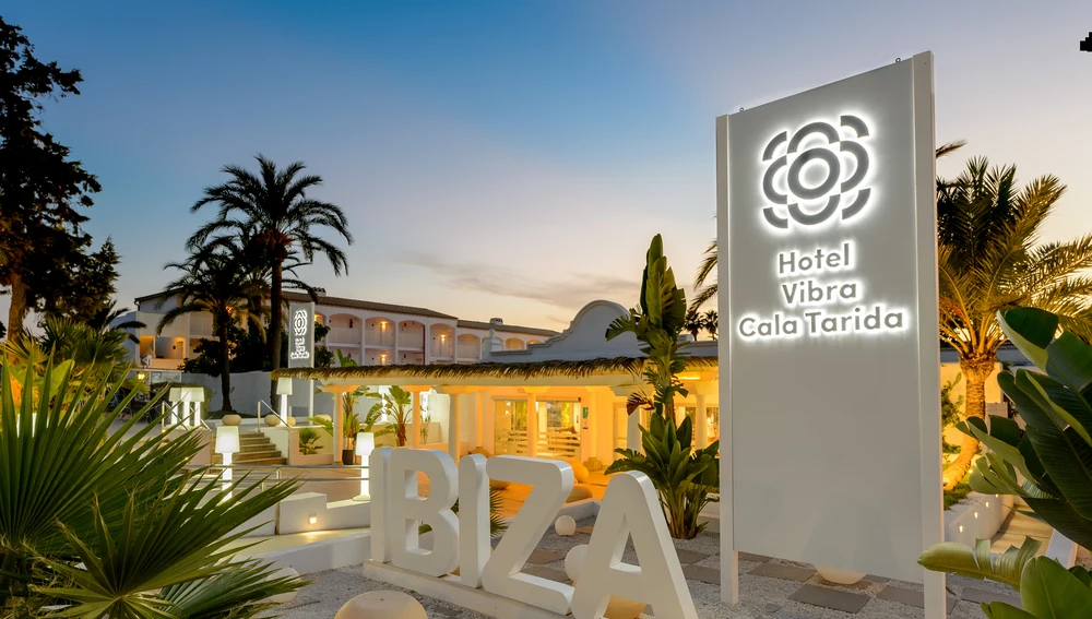 Hotel Vibra Cala Tarida, en Ibiza. Hotel Vibra Cala Tarida, en Ibiza.