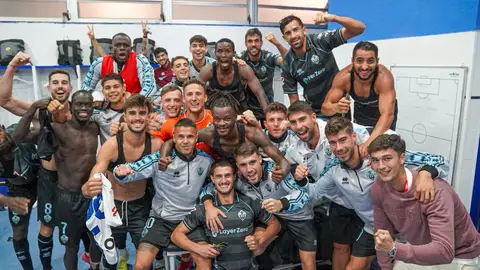 La plantilla del Castellón celebra la victoria en Leganés La plantilla del Castellón celebra la victoria en Leganés