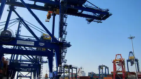 La CEV prevé que la economía valenciana crezca en el entorno del 2,8% en 2025 La CEV prevé que la economía valenciana crezca en el entorno del 2,8% en 2025