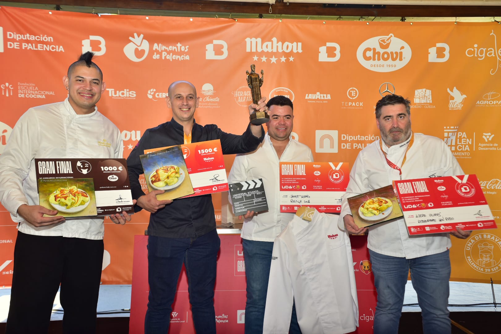 Javier Alfaro, del Restaurante Rosi La Loca (Madrid), gana el VI Concurso Internacional de Elaboración de Patatas Bravas Javier Alfaro, del Restaurante Rosi La Loca (Madrid), gana el VI Concurso Internacional de Elaboración de Patatas Bravas