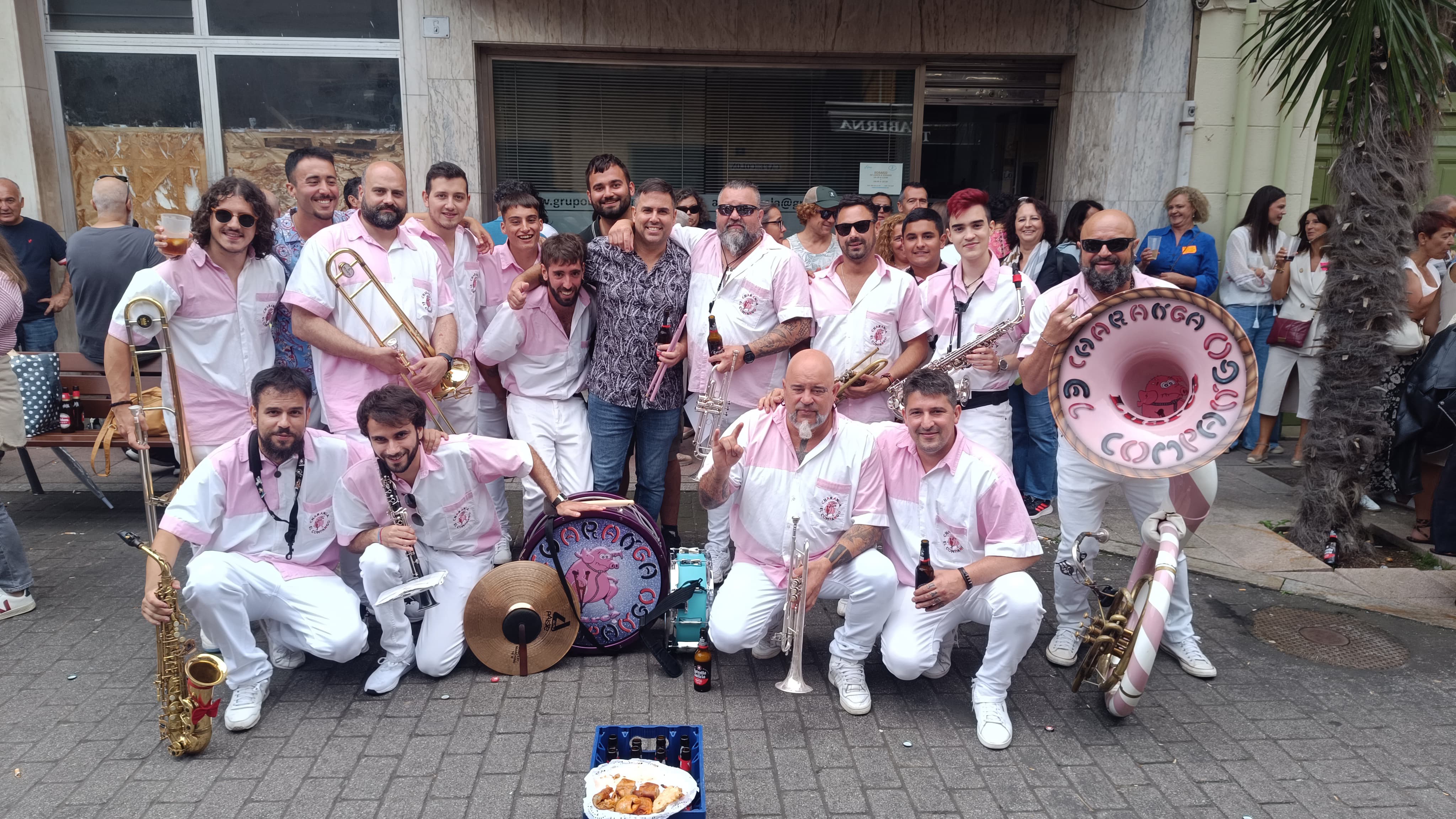 El Compango celebra 30 años de música y amistad desde Luarca El Compango celebra 30 años de música y amistad desde Luarca
