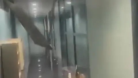 Derrumbe del techo en el colegio Les Palmeres de Canet Derrumbe del techo en el colegio Les Palmeres de Canet