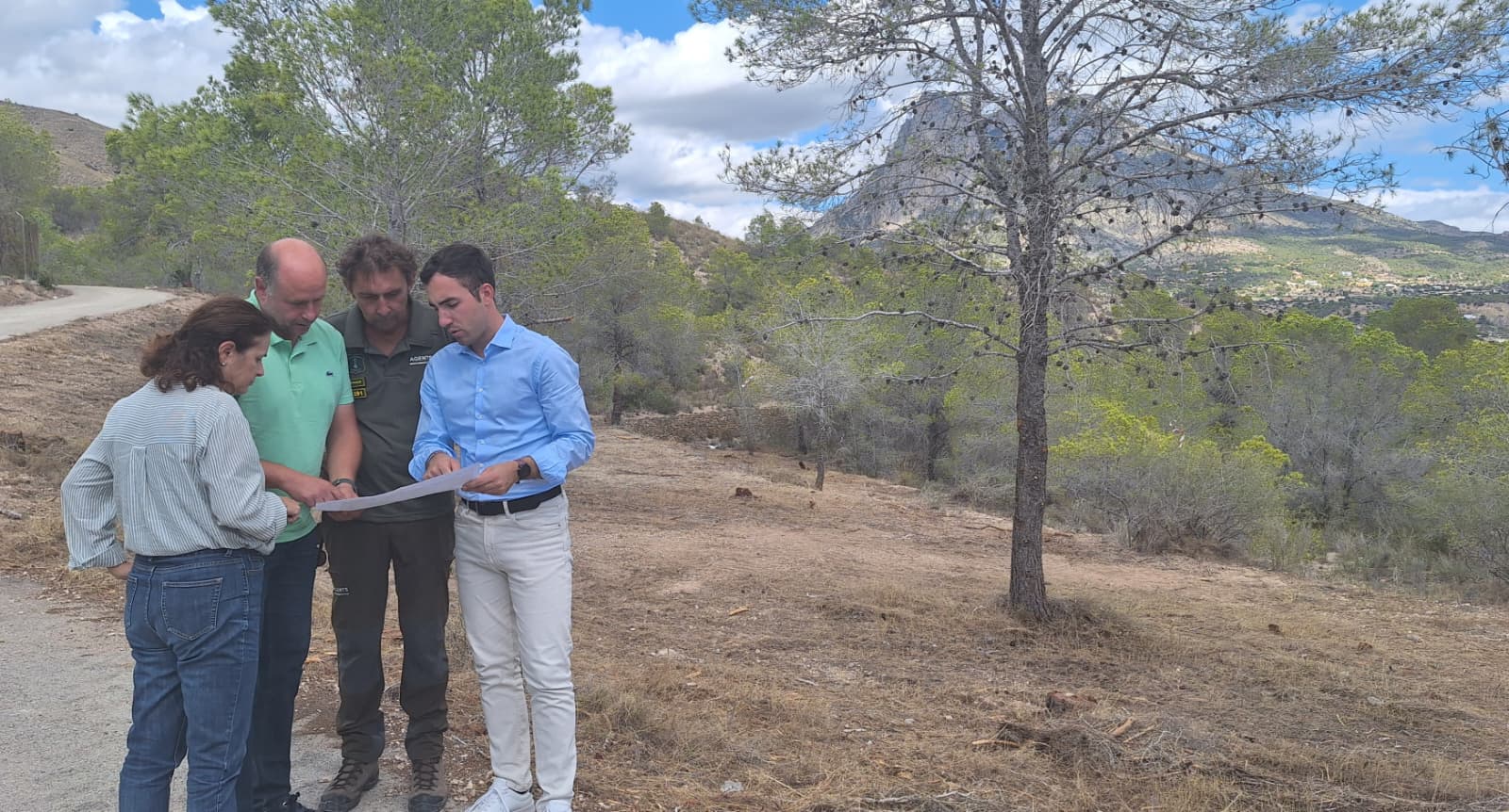 El Ayuntamiento de Villajoyosa ejecuta trabajos de limpieza y mejora de las masa forestal en la partida La Robella El Ayuntamiento de Villajoyosa ejecuta trabajos de limpieza y mejora de las masa forestal en la partida La Robella