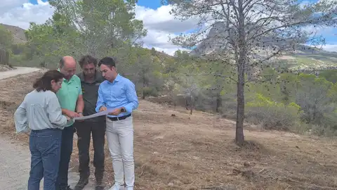 El Ayuntamiento de Villajoyosa ejecuta trabajos de limpieza y mejora de las masa forestal en la partida La Robella El Ayuntamiento de Villajoyosa ejecuta trabajos de limpieza y mejora de las masa forestal en la partida La Robella