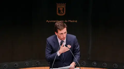 El alcalde de Madrid, José Luís Martínez-Almeida, en el pleno del Ayuntamiento El alcalde de Madrid, José Luís Martínez-Almeida, en el pleno del Ayuntamiento