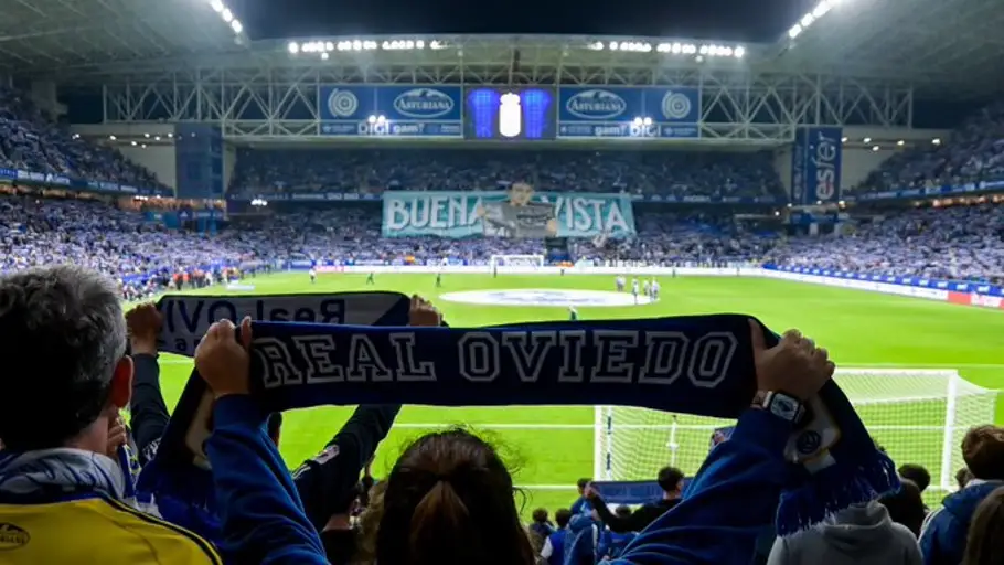 30-9-2025 Aficionados del Real Oviedo en el partido ante el Barcelona 30-9-2025 Aficionados del Real Oviedo en el partido ante el Barcelona