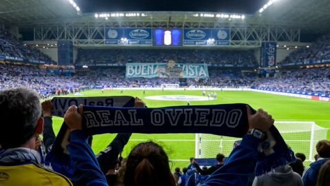 30-9-2025 Aficionados del Real Oviedo en el partido ante el Barcelona