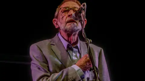 Fallece a los 78 años en Madrid en cantautor extremeño Pablo Guerrero Fallece a los 78 años en Madrid en cantautor extremeño Pablo Guerrero