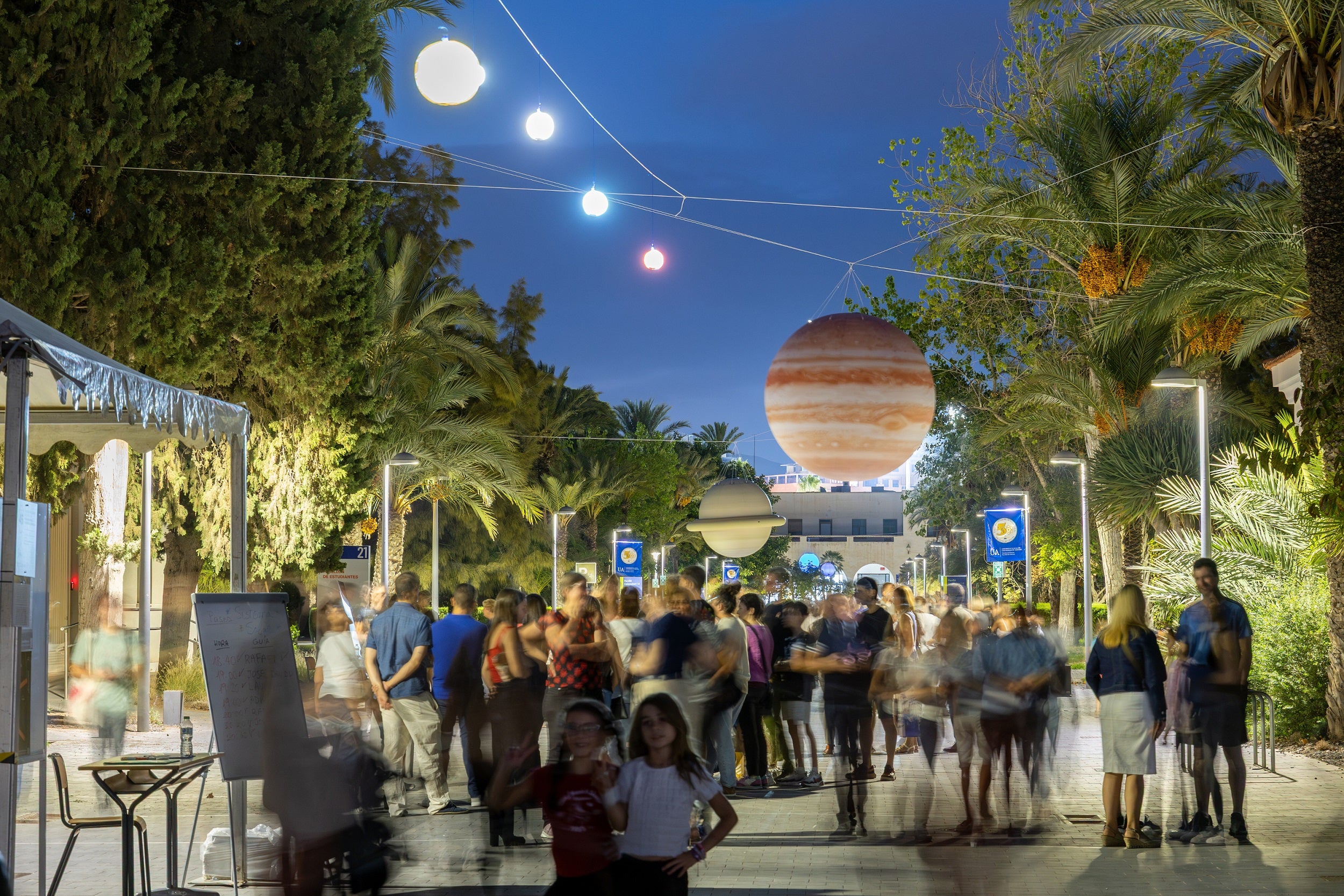 Más de 14.000 personas disfrutan de la ciencia en la UA Más de 14.000 personas disfrutan de la ciencia en la UA