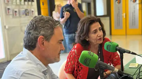 Vicente Arques, Alcalde de l'Alfàs del Pí, y Angélica Such, Directora General de Infancia y Adolescencia. Vicente Arques, Alcalde de l'Alfàs del Pí, y Angélica Such, Directora General de Infancia y Adolescencia.