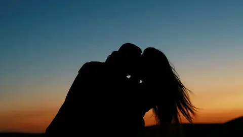 Habilidades para gestionar los conflictos, clave en las parejas adolescentes, según la psicología