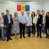 Residentes moldavos de la Costa del Sol votan a favor del país y de la integración en Europa Residentes moldavos de la Costa del Sol votan a favor del país y de la integración en Europa