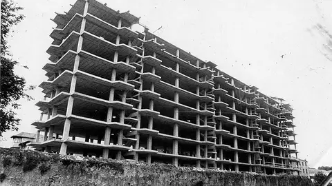 Edificio en construcción década de los 70 Edificio en construcción década de los 70