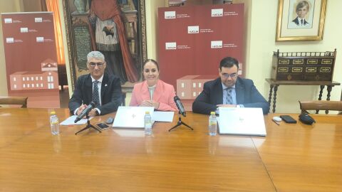 Responsables de la UCLM durante la rueda de prensa en Ciudad Real