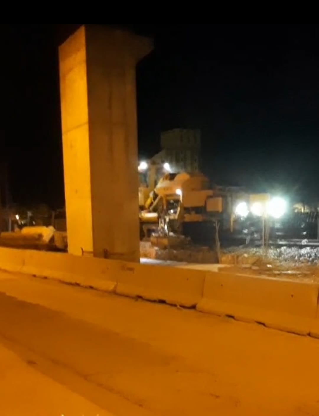 Andrés afirma que los trabajos de ADIF de esta noche están autorizados y no tienen nada que ver con las obras del salto del carnero Andrés afirma que los trabajos de ADIF de esta noche están autorizados y no tienen nada que ver con las obras del salto del carnero