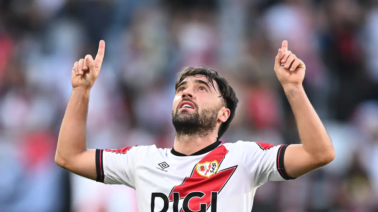 Unai López, tras el debut del Rayo en Conference: "Volver a Europa es una felicidad para todos"
