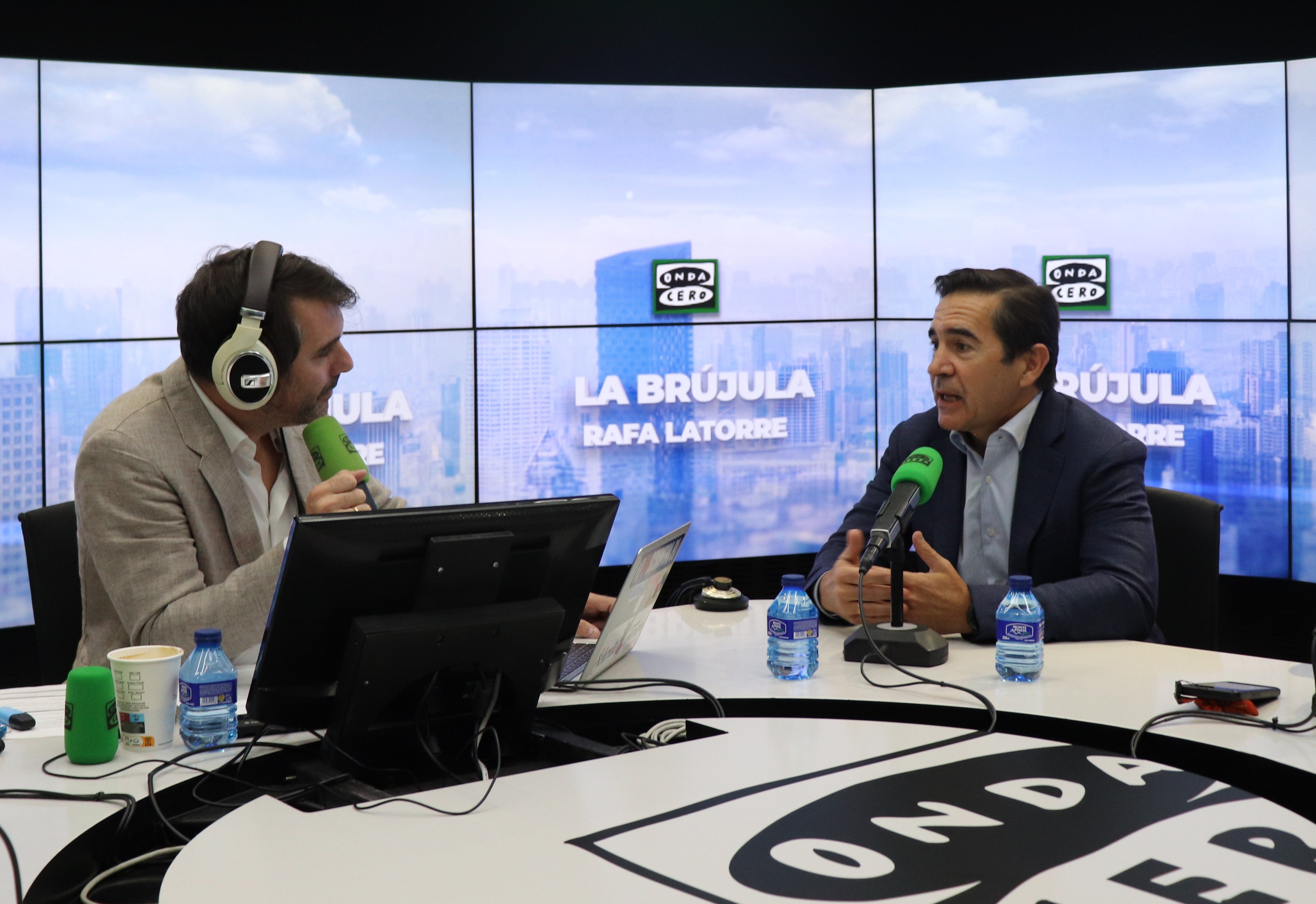 Carlos Torres, presidente del BBVA, se muestra convencido: "Superaremos ampliamente el 50% en la OPA sobre Sabadell" Carlos Torres, presidente del BBVA, se muestra convencido: "Superaremos ampliamente el 50% en la OPA sobre Sabadell"