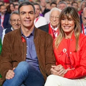 El presidente del Gobierno, Pedro Sánchez, y su mujer, Begoña Gómez, en un acto del PSOE El presidente del Gobierno, Pedro Sánchez, y su mujer, Begoña Gómez, en un acto del PSOE