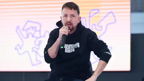 Pablo Iglesias no se corta con Pedro Sánchez por la flotilla: "Desprestigio para nuestros militares y ridículo europeo" Pablo Iglesias no se corta con Pedro Sánchez por la flotilla: "Desprestigio para nuestros militares y ridículo europeo"