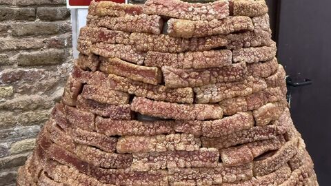 Mant&oacute;n de torreznos a la Virgen del Pilar
