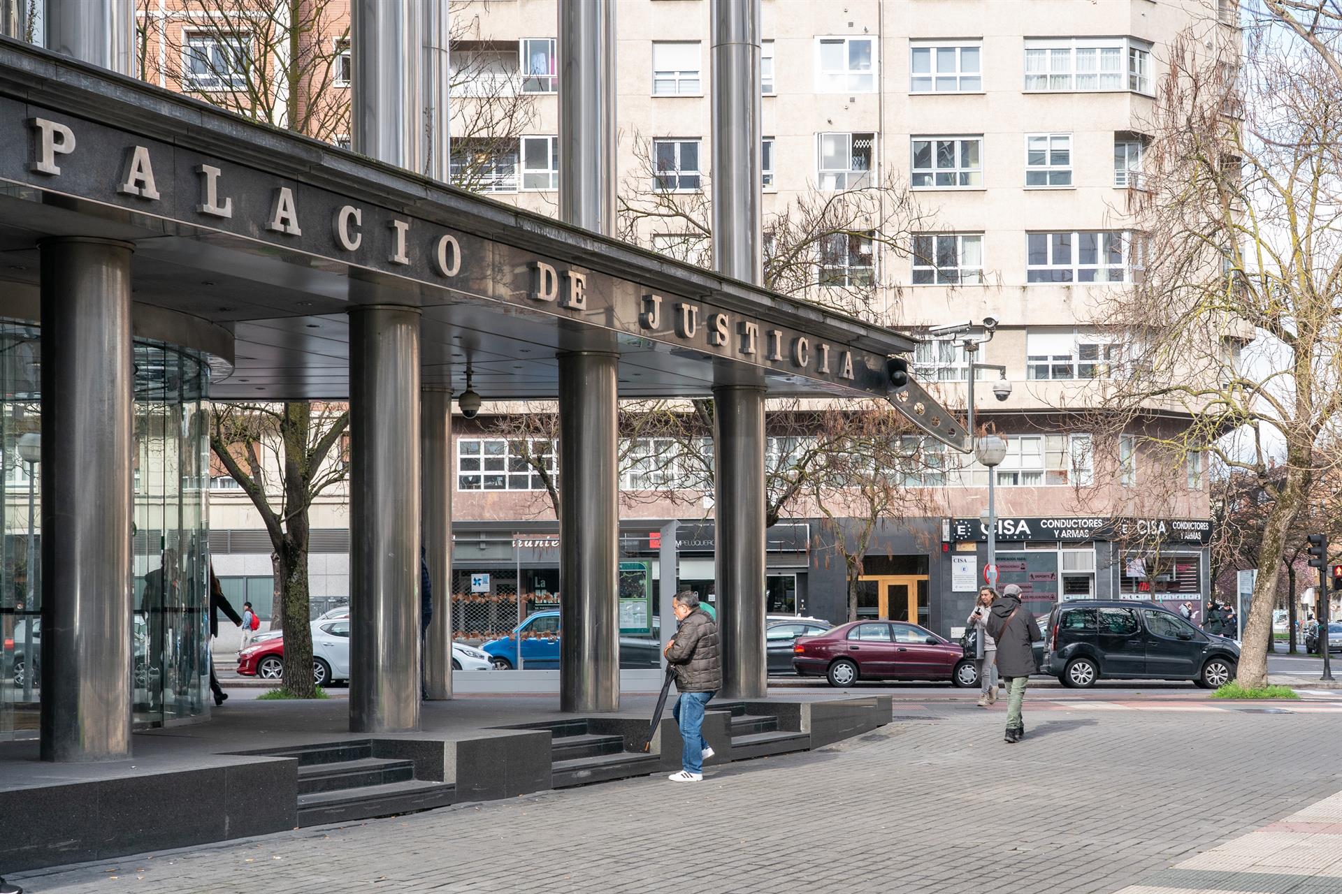 El juez propone que un jurado popular juzgue el crimen de la sala Mitika de Vitoria-Gasteiz El juez propone que un jurado popular juzgue el crimen de la sala Mitika de Vitoria-Gasteiz