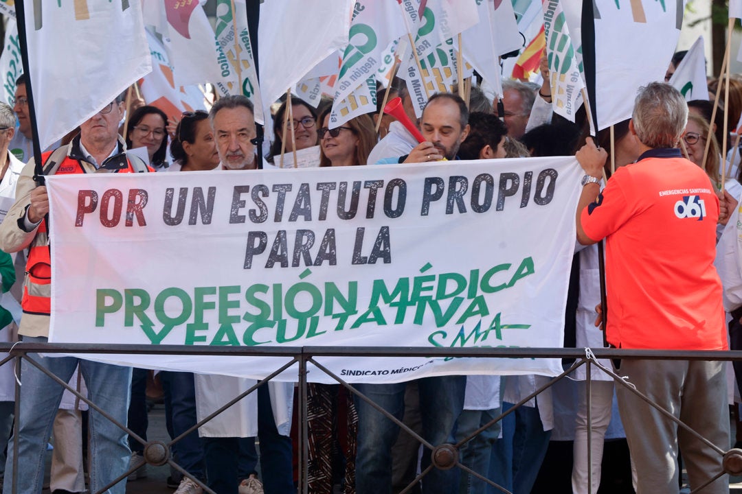 Los médicos vuelven a la huelga: los motivos por los que protestan contra Sanidad Los médicos vuelven a la huelga: los motivos por los que protestan contra Sanidad
