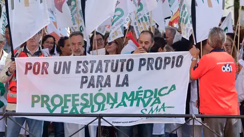 Los médicos vuelven a la huelga: los motivos por los que protestan contra Sanidad