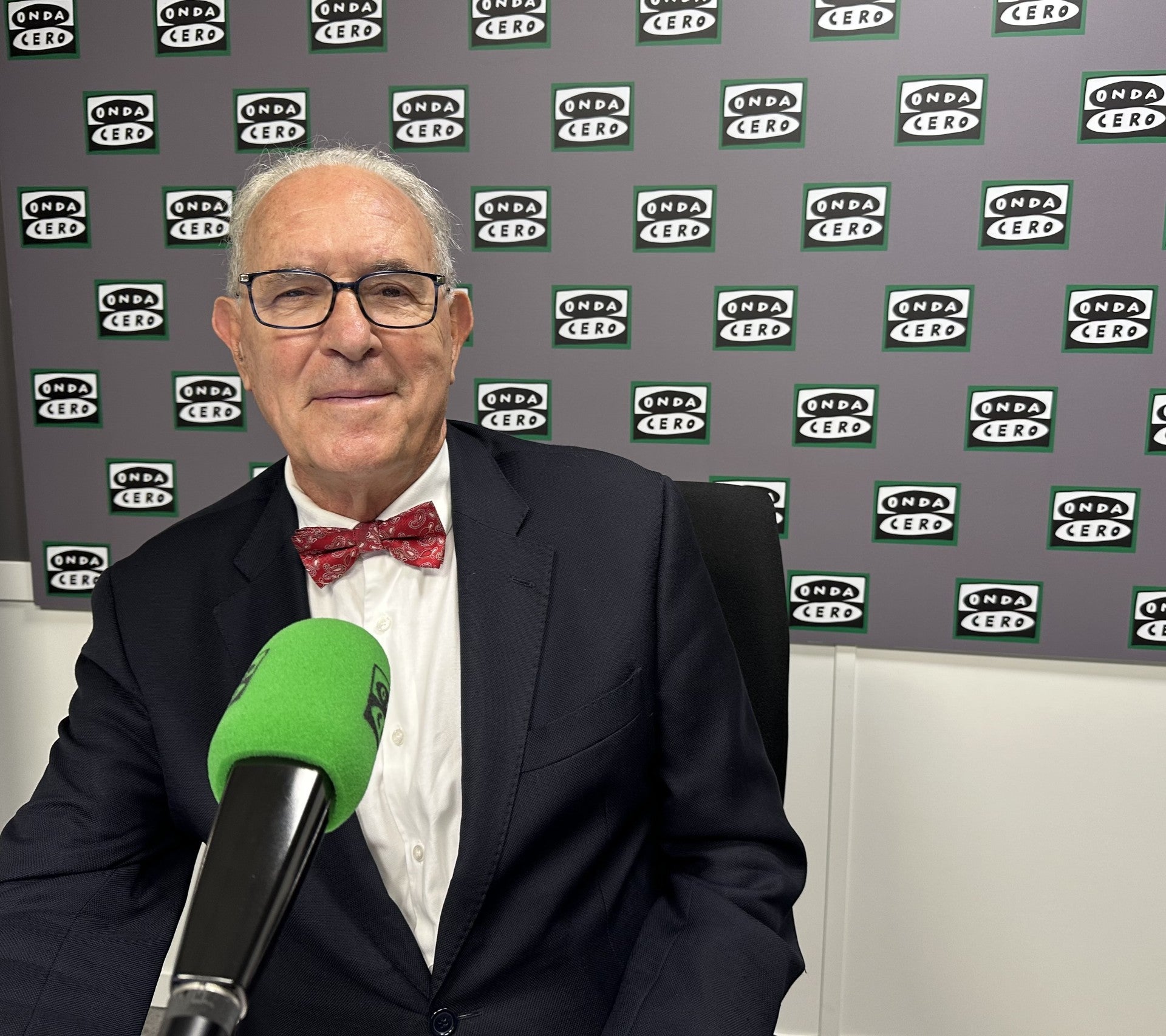 El prestigiosos cirujano, Carlos Ballesta, habla en Onda Cero Granada sobre la última tecnología para el tratamiento de la vesícula El prestigiosos cirujano, Carlos Ballesta, habla en Onda Cero Granada sobre la última tecnología para el tratamiento de la vesícula