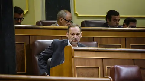 El PSOE niega "financiación ilegal" en los pagos en sobres a Ábalos: "Total transparencia" El PSOE niega "financiación ilegal" en los pagos en sobres a Ábalos: "Total transparencia"