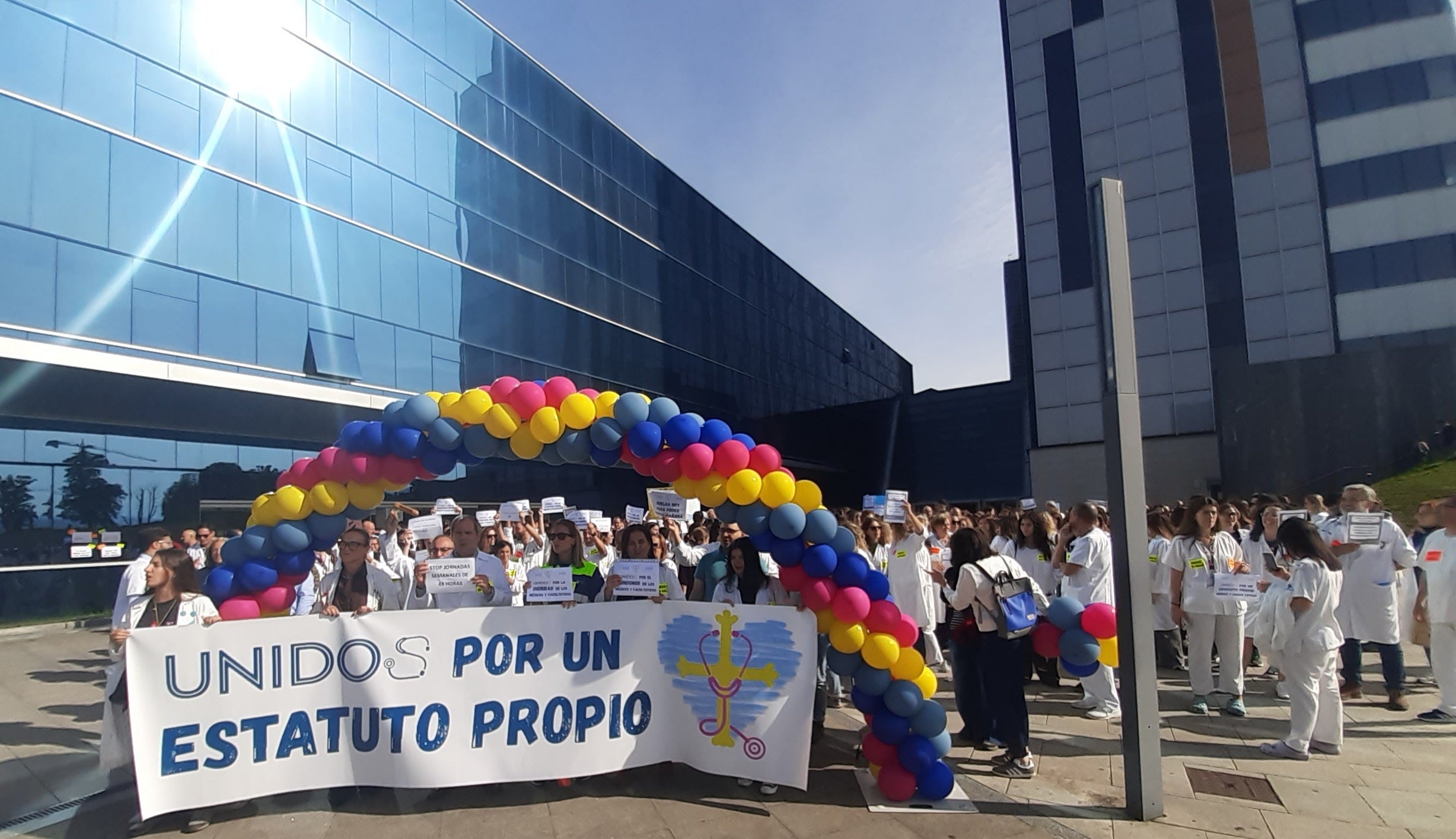 Los médicos asturianos secundan la huelga nacional que empieza el martes 9 Los médicos asturianos secundan la huelga nacional que empieza el martes 9