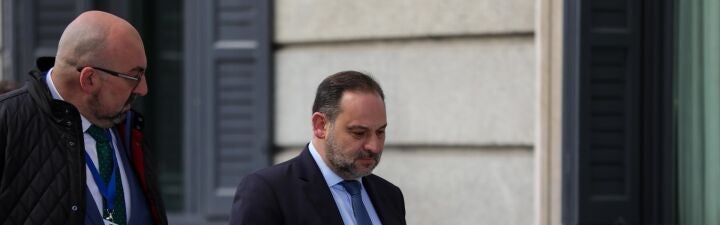 ¿Le convencen las explicaciones dadas por el Gobierno y el PSOE a propósito de los pagos mediante sobres?