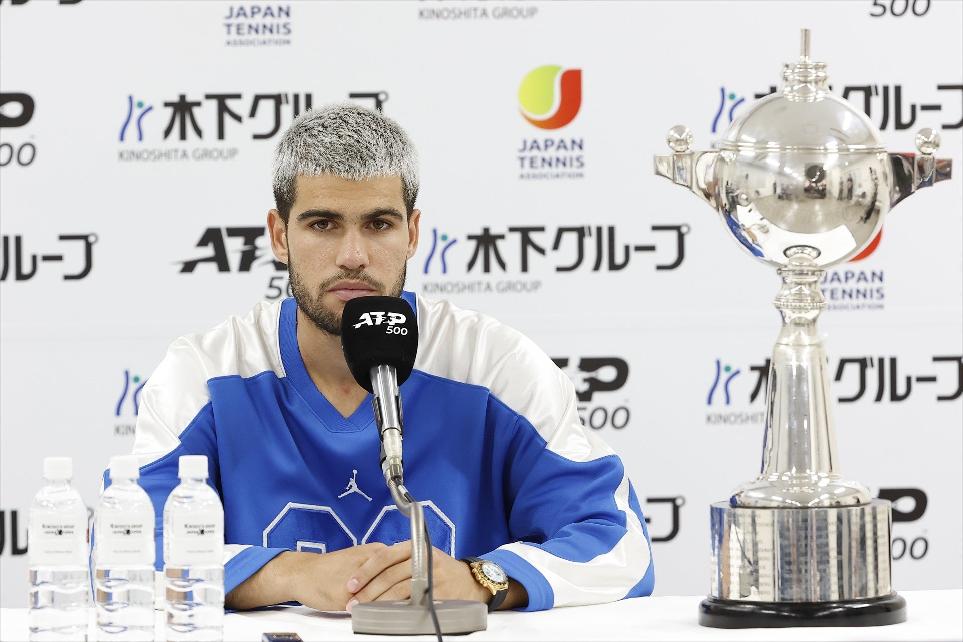 Alcaraz se queda sin el apoyo de Sinner y Djokovic por el calendario: "Hace falta algo más que hablar en rueda de prensa" Alcaraz se queda sin el apoyo de Sinner y Djokovic por el calendario: "Hace falta algo más que hablar en rueda de prensa"