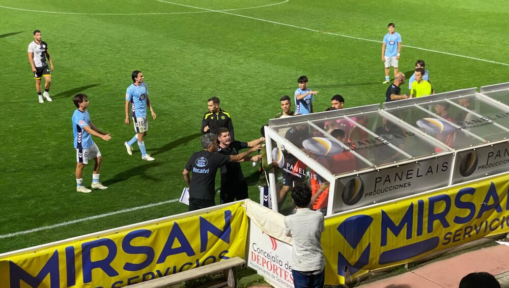 Integrantes del Celta de Vigo B indican dónde está el autor de los hechos