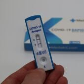 Un test positivo de antígenos de Covid-19