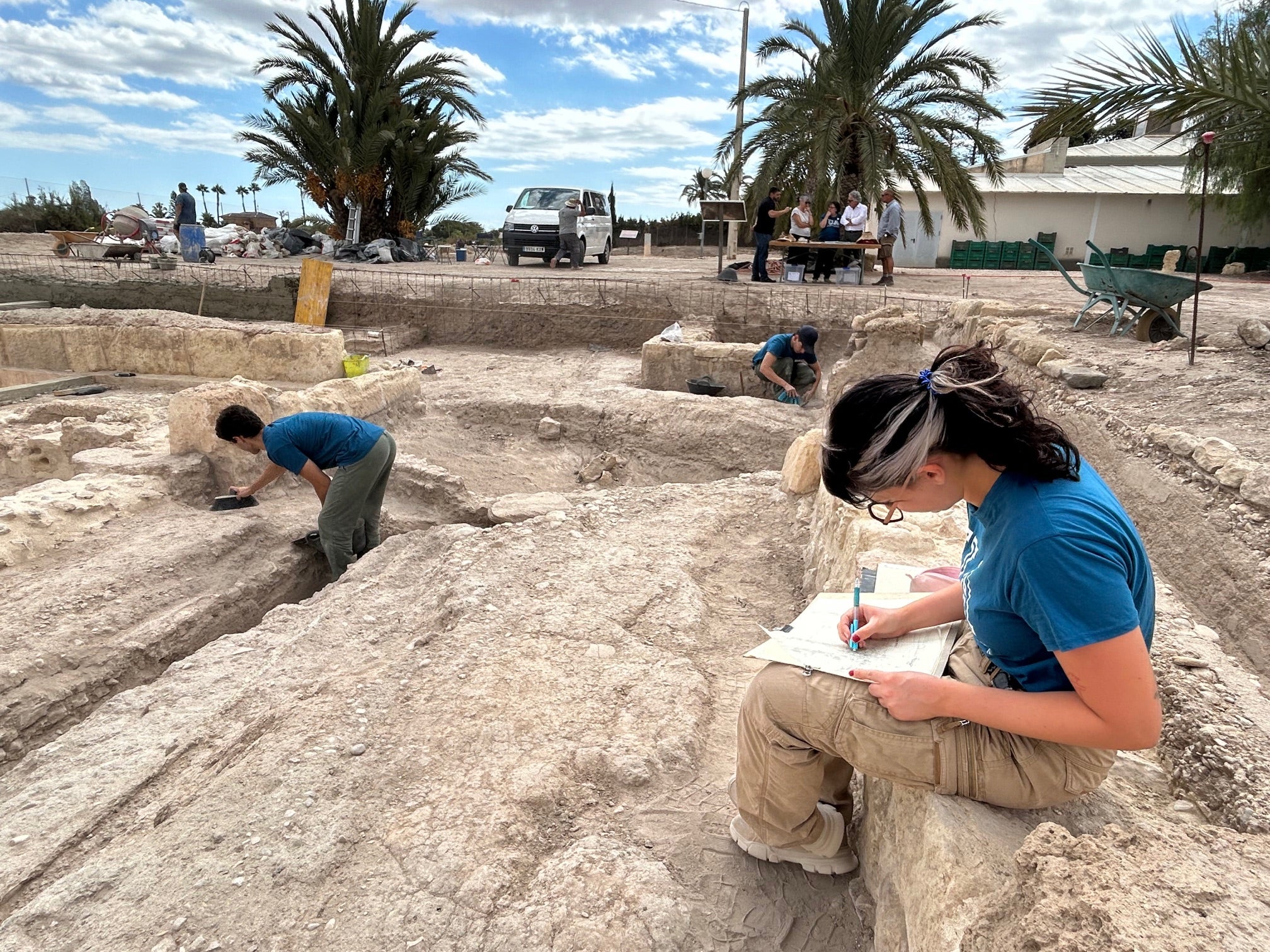 El Yacimiento de La Alcudia documenta la historia de Elche desde el s.IV a.C a la ocupación islámica El Yacimiento de La Alcudia documenta la historia de Elche desde el s.IV a.C a la ocupación islámica
