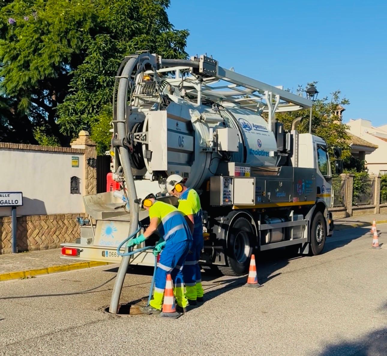 El Ayuntamiento de El Puerto prosigue con la limpieza de imbornales El Ayuntamiento de El Puerto prosigue con la limpieza de imbornales