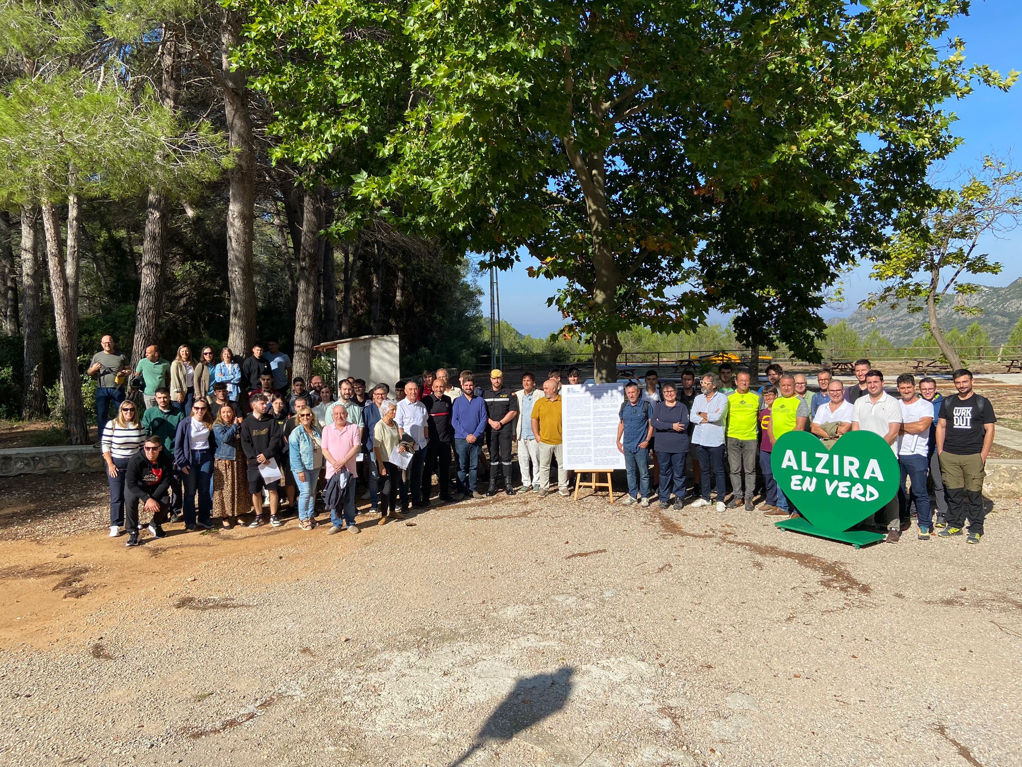 El Ayuntamiento de Alzira se adhiere a la Declaración sobre la gestión de los grandes incendios forestales en España El Ayuntamiento de Alzira se adhiere a la Declaración sobre la gestión de los grandes incendios forestales en España