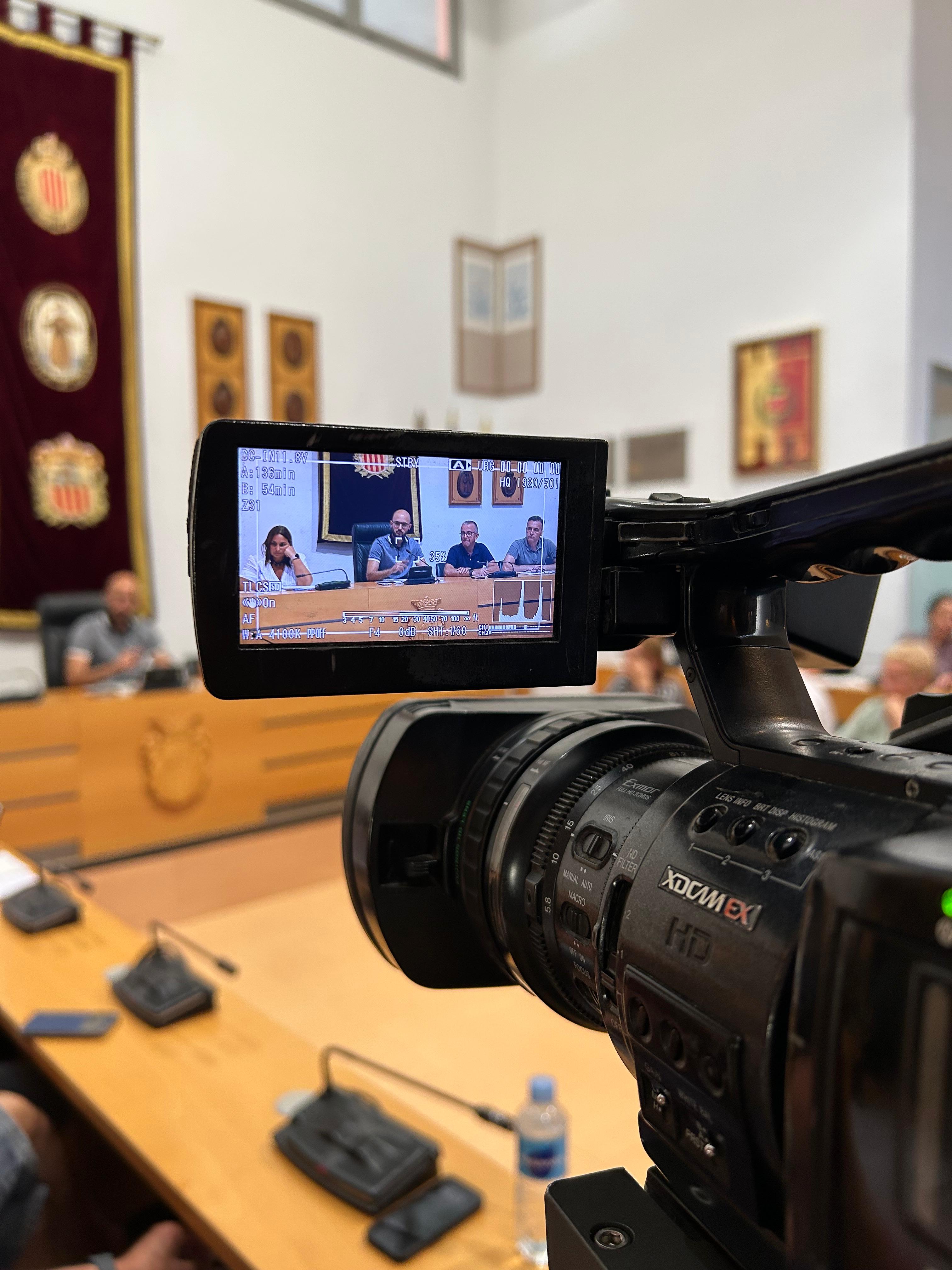 El Ayuntamiento de Algemesí recibe un Premio FVMP 2025 a la Innovación en la Comunicación Local El Ayuntamiento de Algemesí recibe un Premio FVMP 2025 a la Innovación en la Comunicación Local