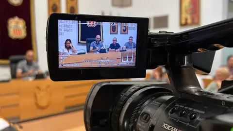Retransmisión de un pleno en Algemesí Retransmisión de un pleno en Algemesí