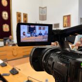 Retransmisión de un pleno en Algemesí