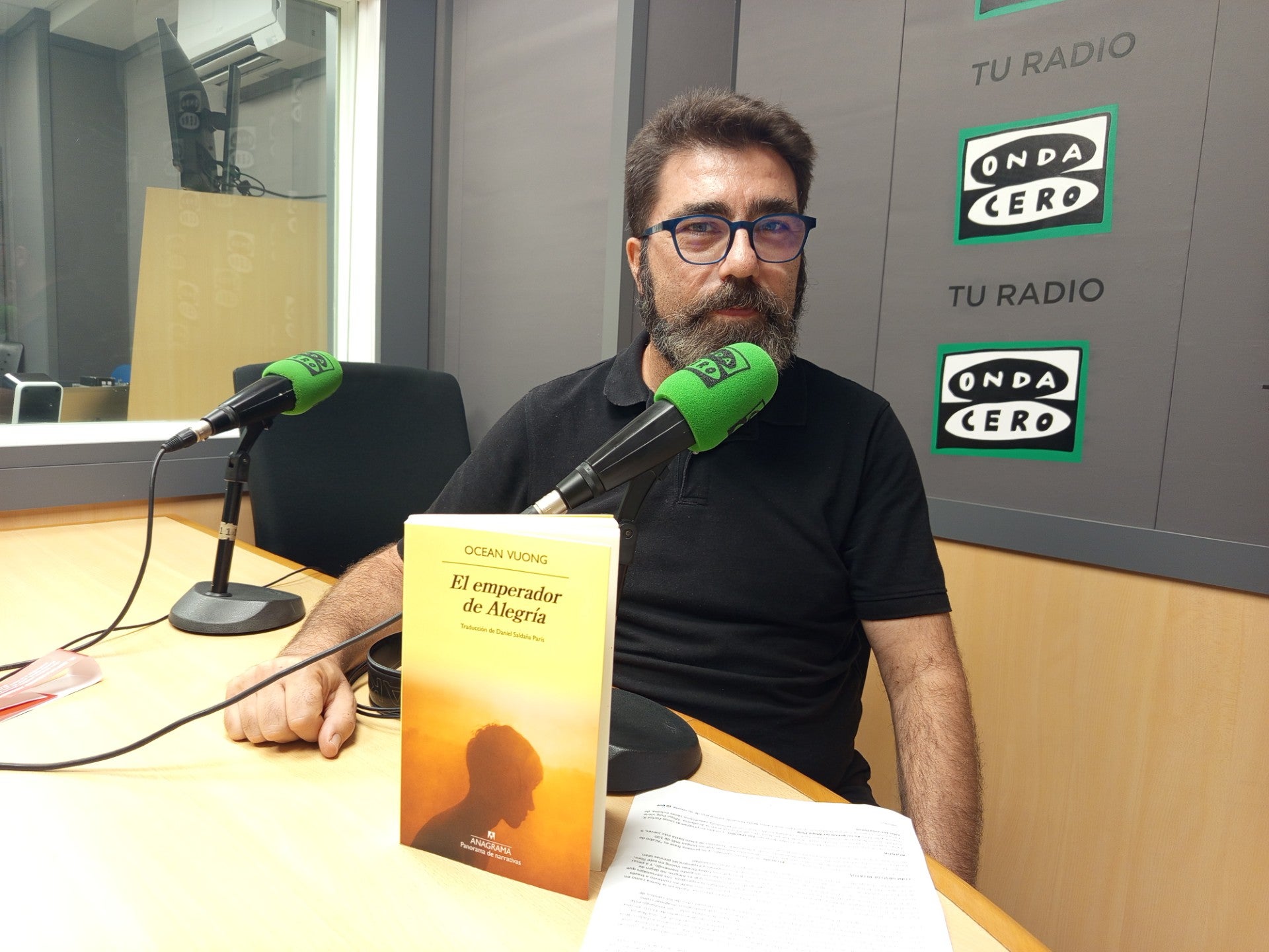 Llibrería Ali i Truc recomienda: 'El emperador de Alegría', de Ocean Vuong Llibrería Ali i Truc recomienda: 'El emperador de Alegría', de Ocean Vuong