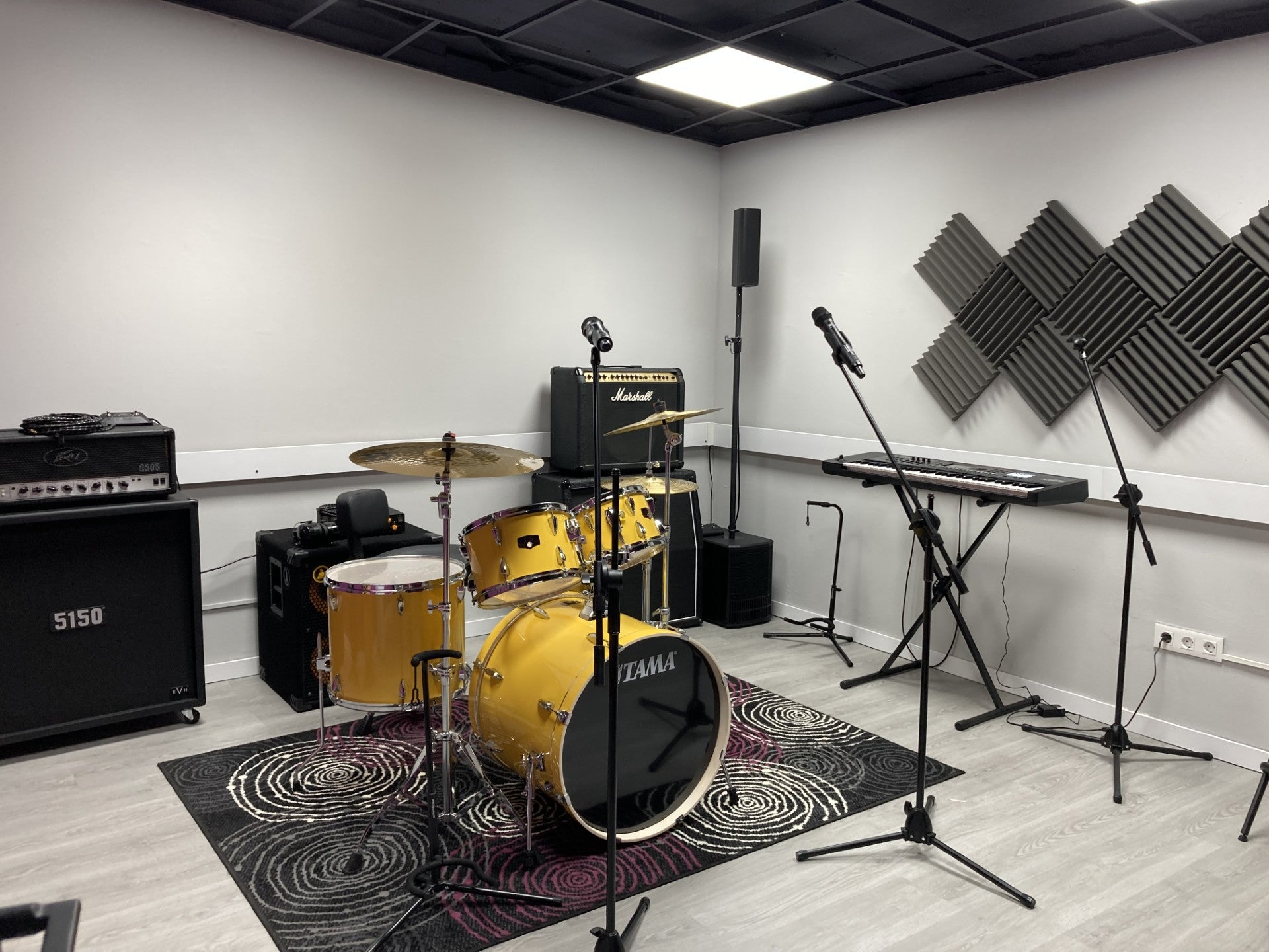 Inauguran en Málaga la escuela de música moderna Rock Factory Inauguran en Málaga la escuela de música moderna Rock Factory