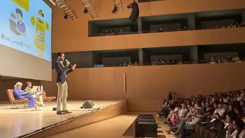 Más de 1000 estudiantes participan en una jornada sobre salud mental y prevención de adicciones digitales en Castelló Más de 1000 estudiantes participan en una jornada sobre salud mental y prevención de adicciones digitales en Castelló
