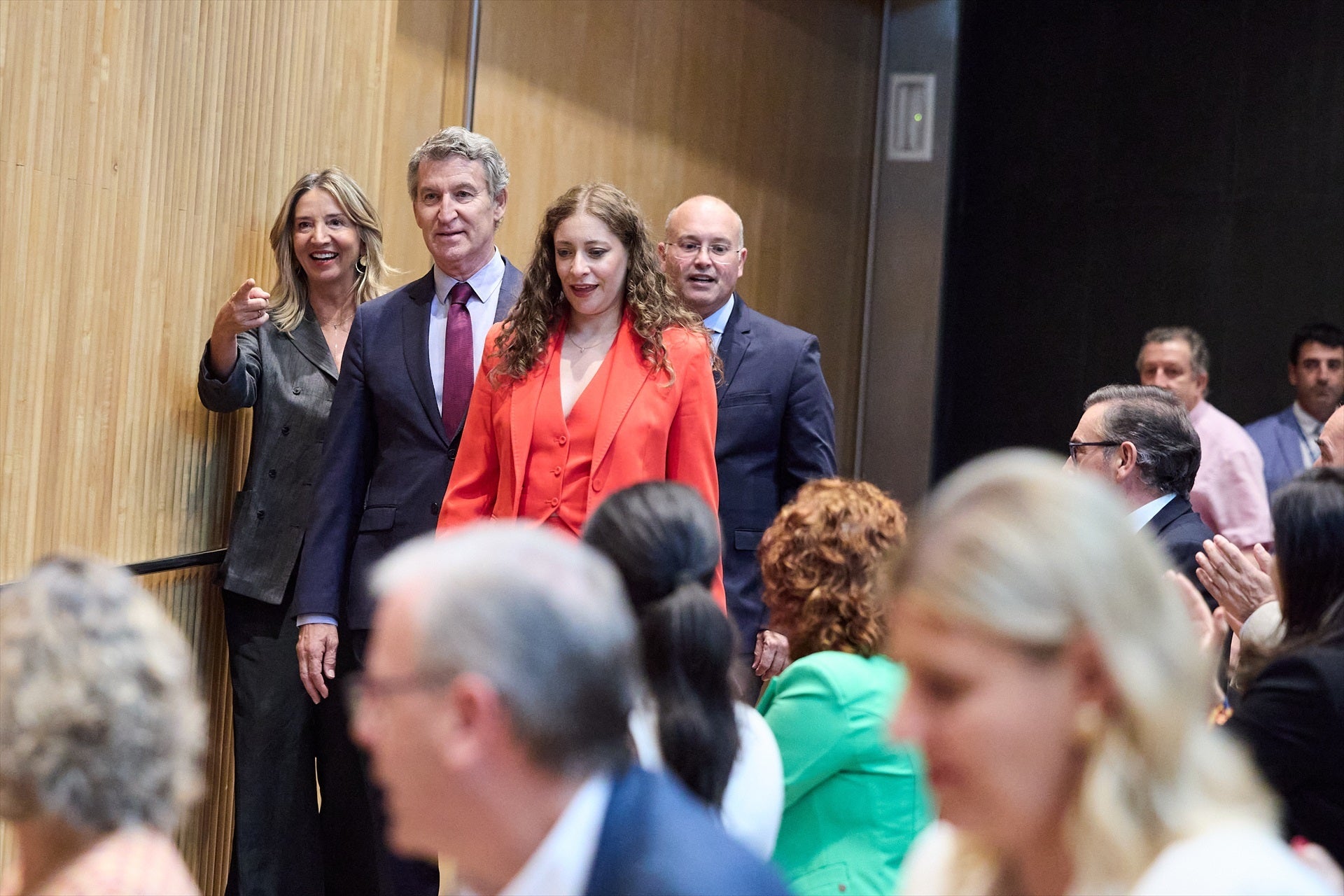 El PP ya pone en la mesa una hipotética imputación a Sánchez: "Si termina investigado, ¿qué harán?" El PP ya pone en la mesa una hipotética imputación a Sánchez: "Si termina investigado, ¿qué harán?"