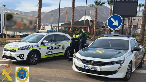 Agentes y vehículos policiales de Policía Local de Roquetas de Mar y Guardia Civil Agentes y vehículos policiales de Policía Local de Roquetas de Mar y Guardia Civil