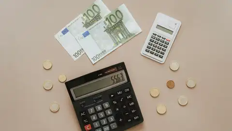 Confirmado: el impuesto que hará que baje tu nómina mensual a partir de 2026