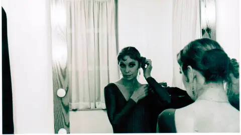 La danza y ESAEM están de luto, fallece la leyenda del ballet Valentina Letova, primera bailarina del ballet de las ‘Estrellas de Rusia’ y profesora titular ‘ESAEMBallet’ a los 77 años La danza y ESAEM están de luto, fallece la leyenda del ballet Valentina Letova, primera bailarina del ballet de las ‘Estrellas de Rusia’ y profesora titular ‘ESAEMBallet’ a los 77 años