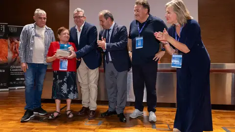 Homenaje en Alicante Gastronómica 2025 a la panadera María Dolores Hurtado de Crevillent. Homenaje en Alicante Gastronómica 2025 a la panadera María Dolores Hurtado de Crevillent.