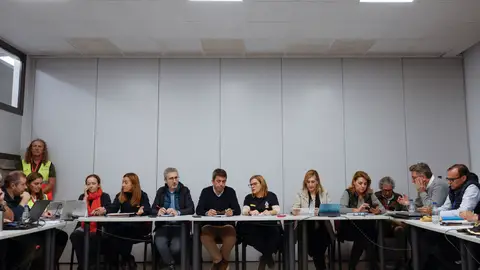 El president de la Generalitat, Carlos Mazón (6i), y la delegada del Gobierno en la Comunitat, Pilar Bernabé (6d), presidiendo un Cecopi. El president de la Generalitat, Carlos Mazón (6i), y la delegada del Gobierno en la Comunitat, Pilar Bernabé (6d), presidiendo un Cecopi.